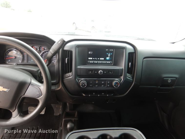 image for item HC9026 2017 Chevrolet Silverado 2500HD  Crew Cab pickup truck