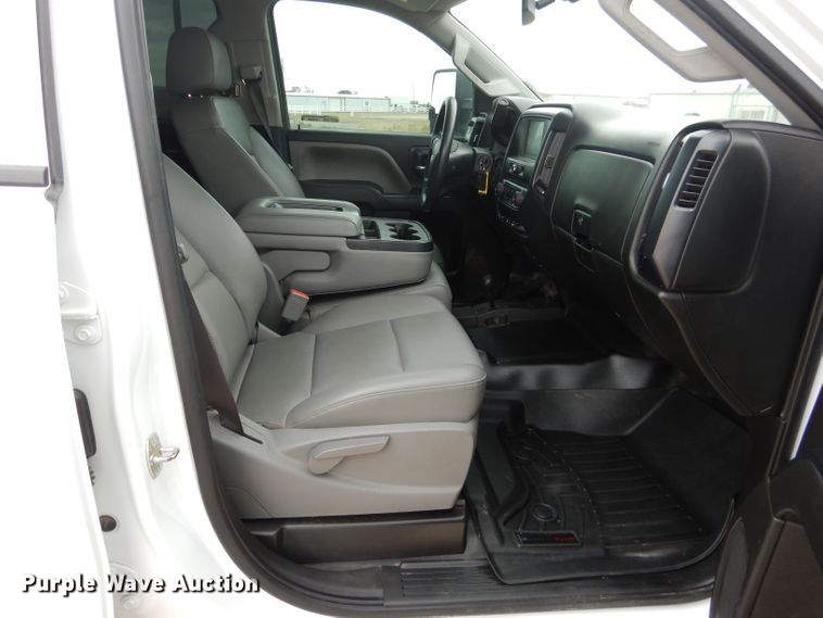 image for item HC9026 2017 Chevrolet Silverado 2500HD  Crew Cab pickup truck