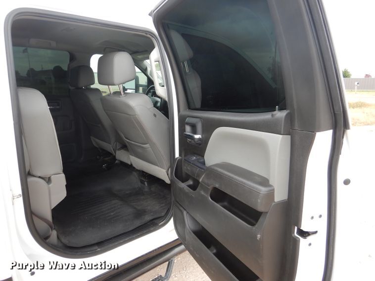 image for item HC9026 2017 Chevrolet Silverado 2500HD  Crew Cab pickup truck