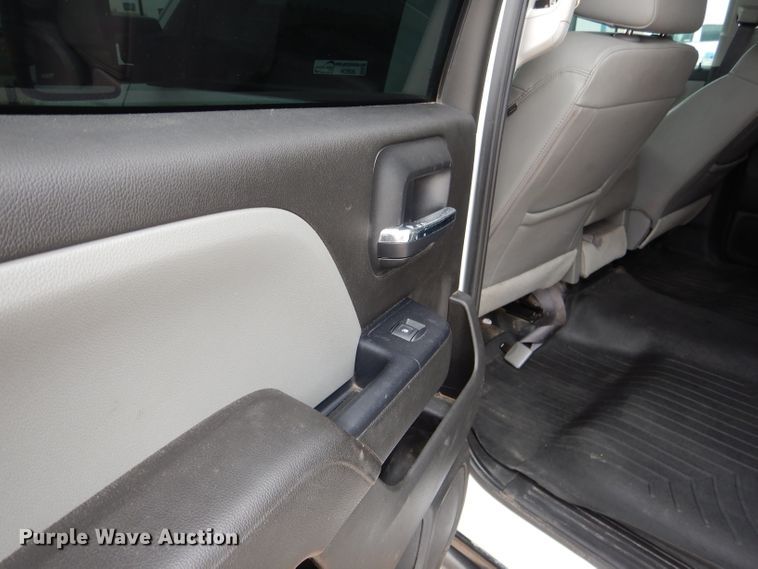 image for item HC9026 2017 Chevrolet Silverado 2500HD  Crew Cab pickup truck