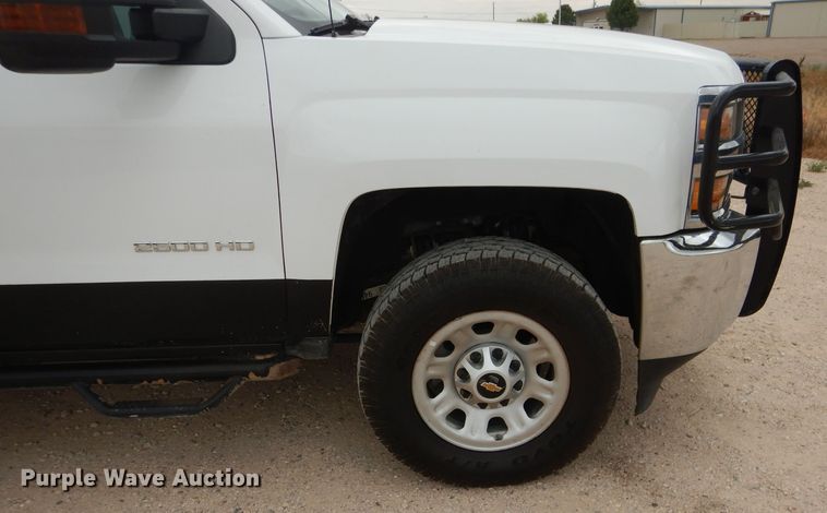 image for item HC9026 2017 Chevrolet Silverado 2500HD  Crew Cab pickup truck