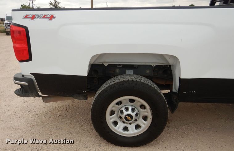 image for item HC9026 2017 Chevrolet Silverado 2500HD  Crew Cab pickup truck