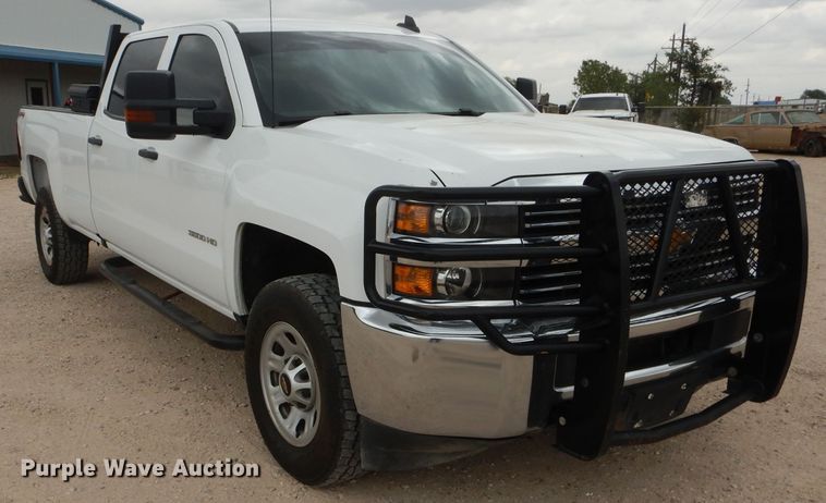 image for item HC9027 2016 Chevrolet Silverado 3500HD  Crew Cab pickup truck