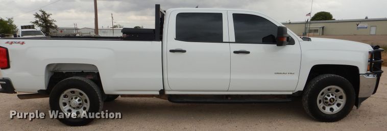 image for item HC9027 2016 Chevrolet Silverado 3500HD  Crew Cab pickup truck