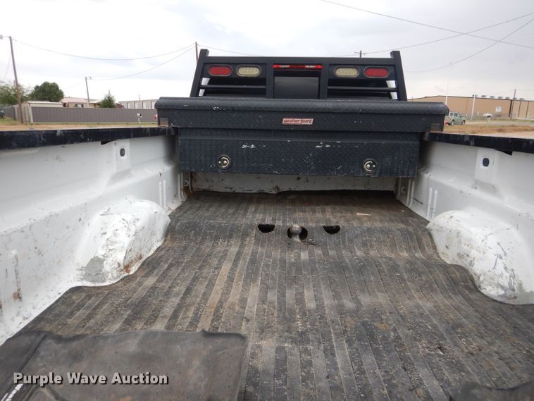 image for item HC9027 2016 Chevrolet Silverado 3500HD  Crew Cab pickup truck