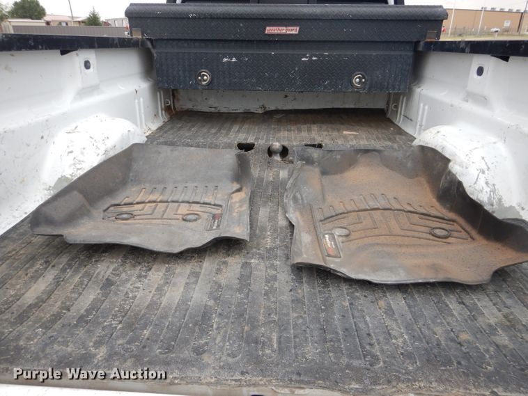 image for item HC9027 2016 Chevrolet Silverado 3500HD  Crew Cab pickup truck