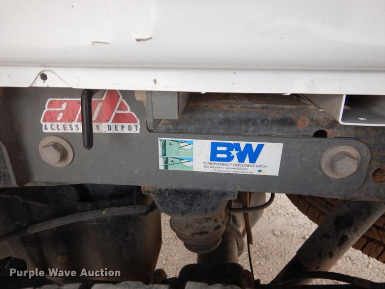 image for item HC9027 2016 Chevrolet Silverado 3500HD  Crew Cab pickup truck