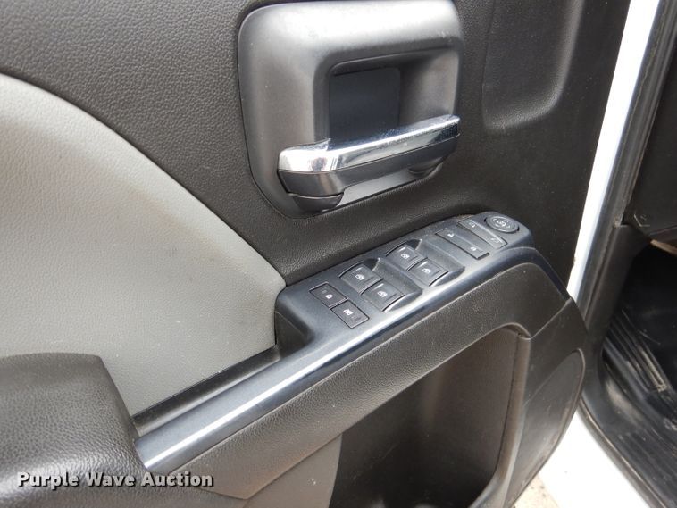 image for item HC9027 2016 Chevrolet Silverado 3500HD  Crew Cab pickup truck