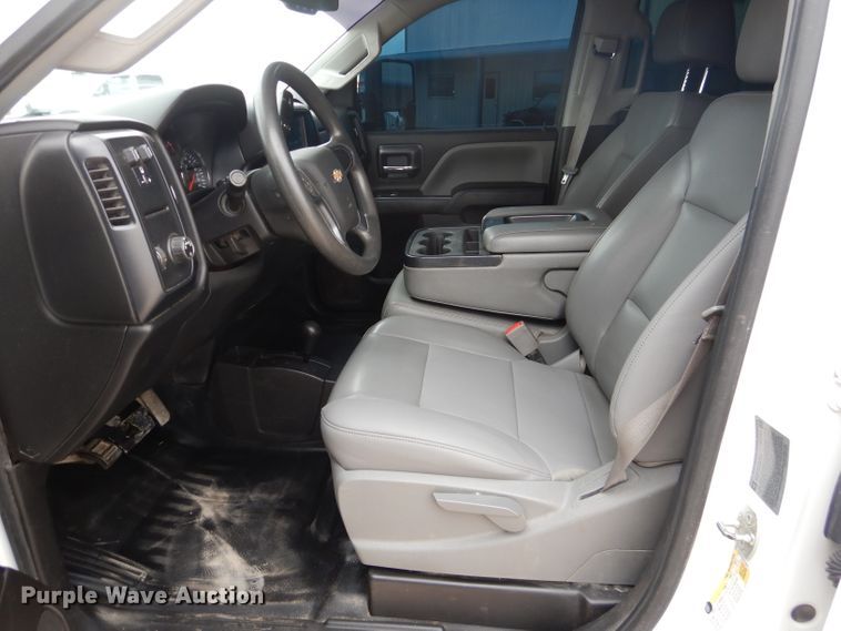 image for item HC9027 2016 Chevrolet Silverado 3500HD  Crew Cab pickup truck