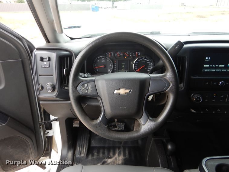 image for item HC9027 2016 Chevrolet Silverado 3500HD  Crew Cab pickup truck