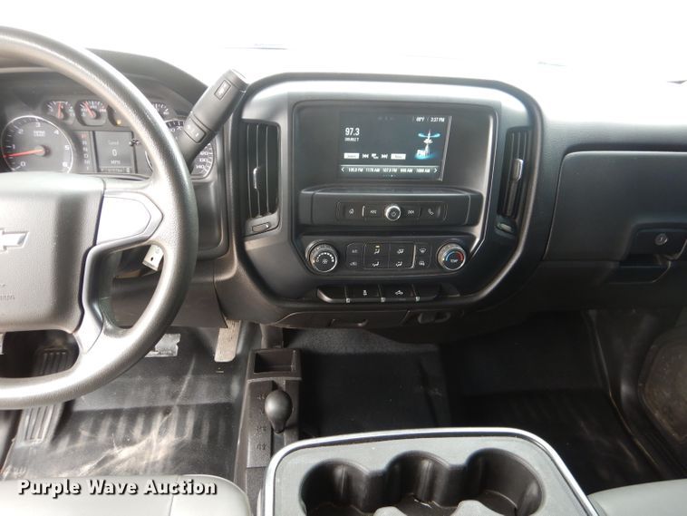 image for item HC9027 2016 Chevrolet Silverado 3500HD  Crew Cab pickup truck