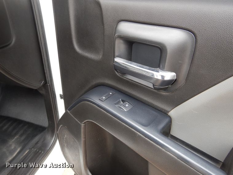 image for item HC9027 2016 Chevrolet Silverado 3500HD  Crew Cab pickup truck