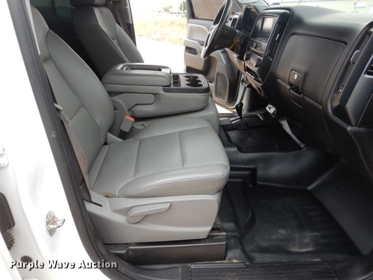 image for item HC9027 2016 Chevrolet Silverado 3500HD  Crew Cab pickup truck