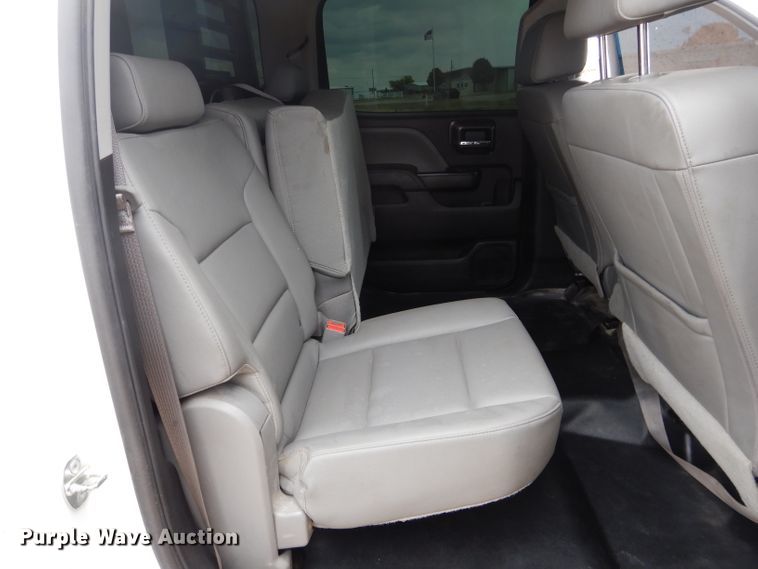 image for item HC9027 2016 Chevrolet Silverado 3500HD  Crew Cab pickup truck