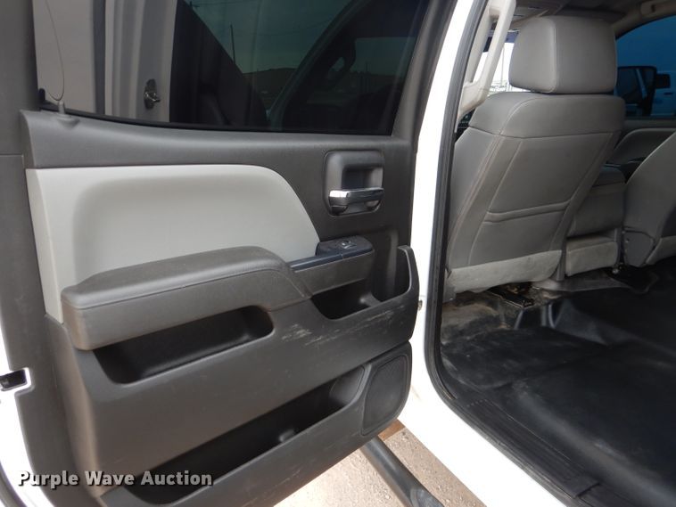 image for item HC9027 2016 Chevrolet Silverado 3500HD  Crew Cab pickup truck