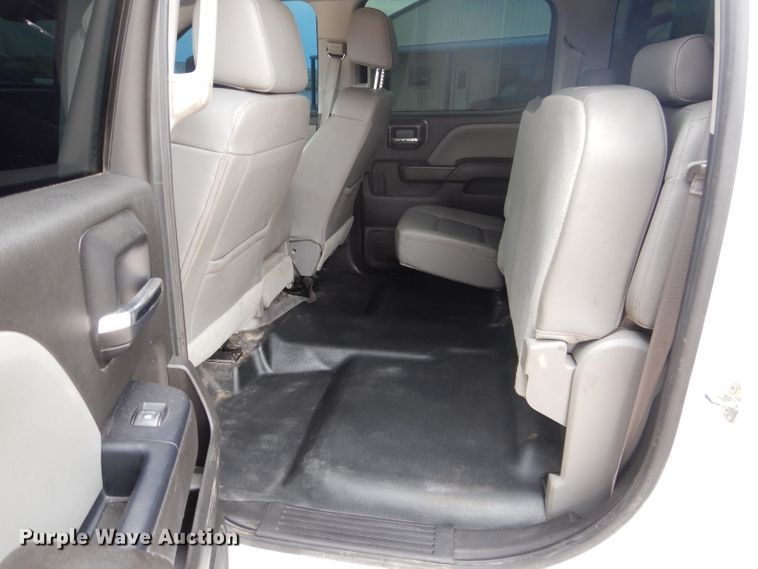 image for item HC9027 2016 Chevrolet Silverado 3500HD  Crew Cab pickup truck