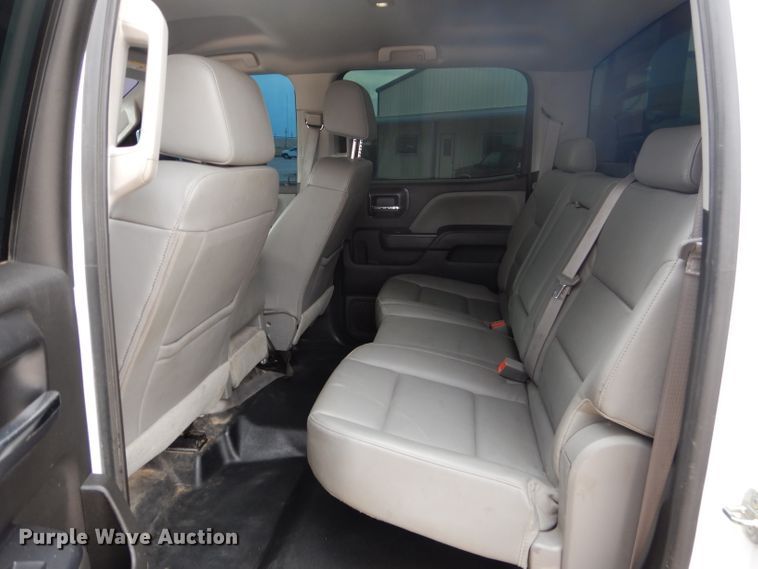 image for item HC9027 2016 Chevrolet Silverado 3500HD  Crew Cab pickup truck