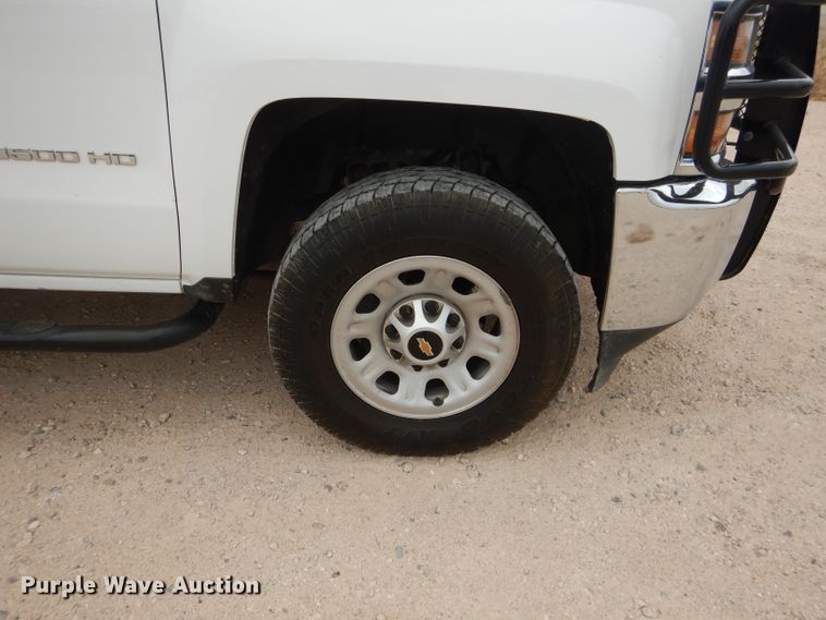 image for item HC9027 2016 Chevrolet Silverado 3500HD  Crew Cab pickup truck