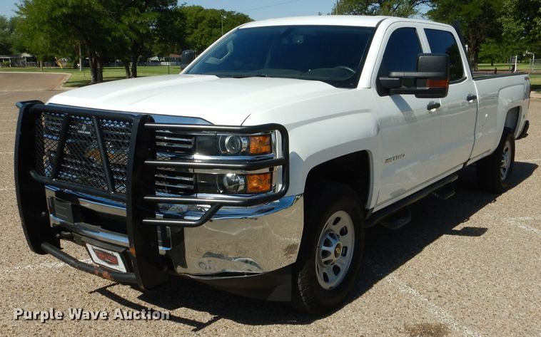 image for item HC9031 2017 Chevrolet Silverado 3500HD  Crew Cab pickup truck