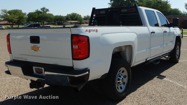 image for item HC9031 2017 Chevrolet Silverado 3500HD  Crew Cab pickup truck