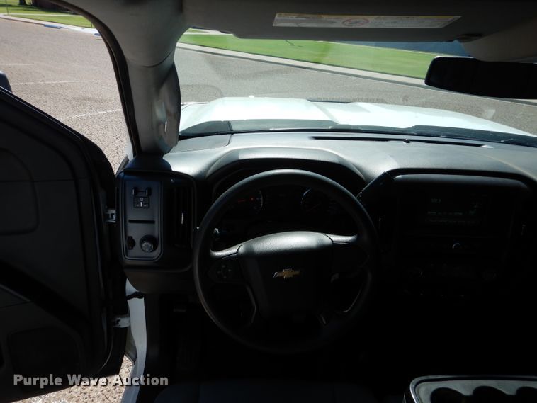 image for item HC9031 2017 Chevrolet Silverado 3500HD  Crew Cab pickup truck