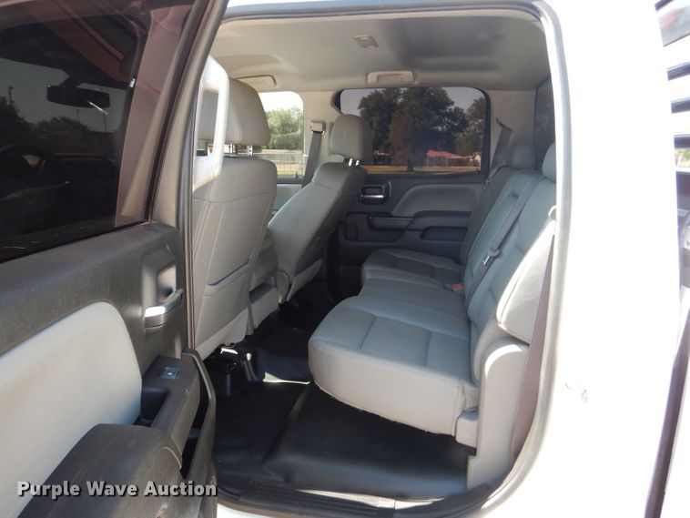 image for item HC9031 2017 Chevrolet Silverado 3500HD  Crew Cab pickup truck