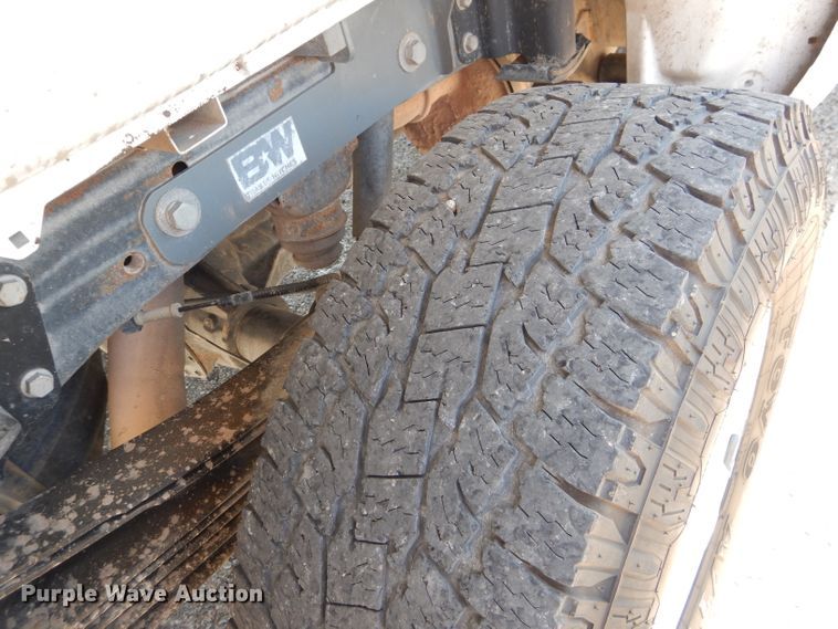 image for item HC9031 2017 Chevrolet Silverado 3500HD  Crew Cab pickup truck