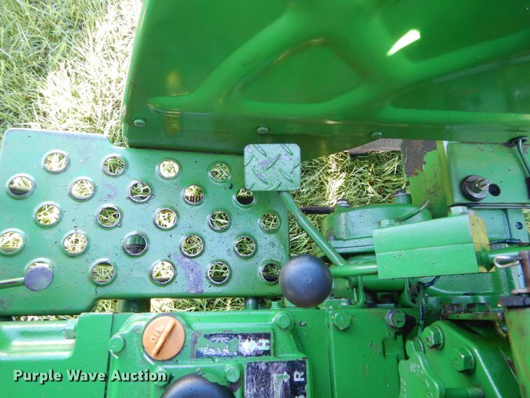 image for item HS9597 John Deere 850  tractor