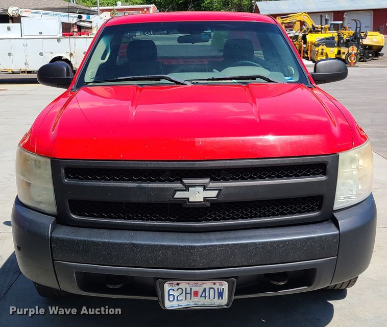 image for item K5844 2007 Chevrolet Silverado 1500  pickup truck
