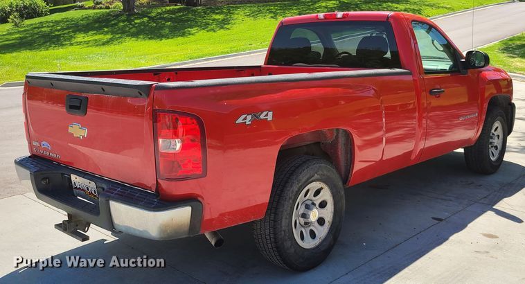 image for item K5844 2007 Chevrolet Silverado 1500  pickup truck