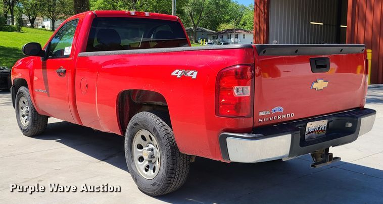 image for item K5844 2007 Chevrolet Silverado 1500  pickup truck