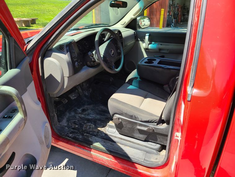 image for item K5844 2007 Chevrolet Silverado 1500  pickup truck