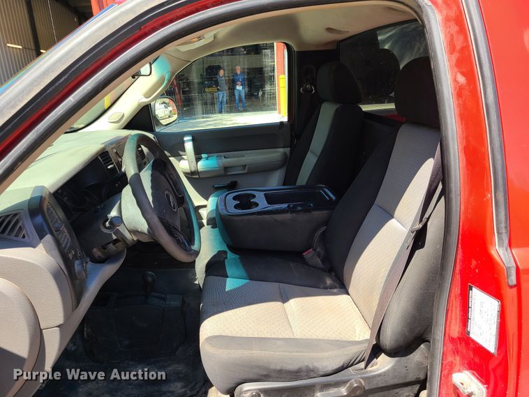 image for item K5844 2007 Chevrolet Silverado 1500  pickup truck