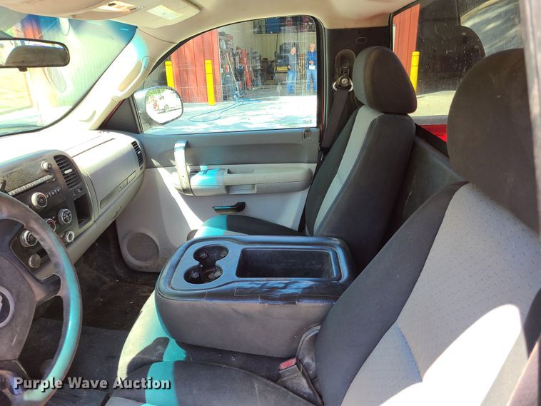 image for item K5844 2007 Chevrolet Silverado 1500  pickup truck