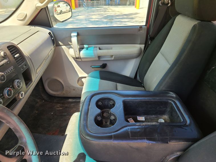 image for item K5844 2007 Chevrolet Silverado 1500  pickup truck