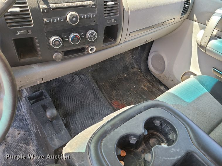 image for item K5844 2007 Chevrolet Silverado 1500  pickup truck