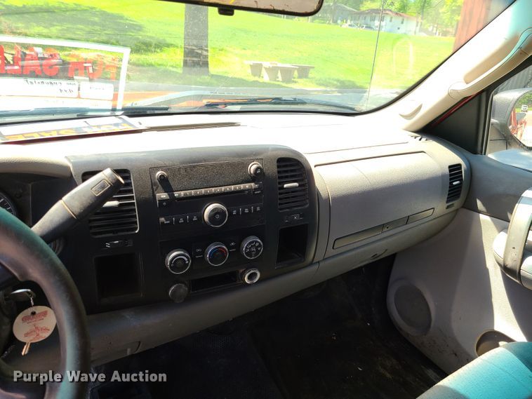 image for item K5844 2007 Chevrolet Silverado 1500  pickup truck