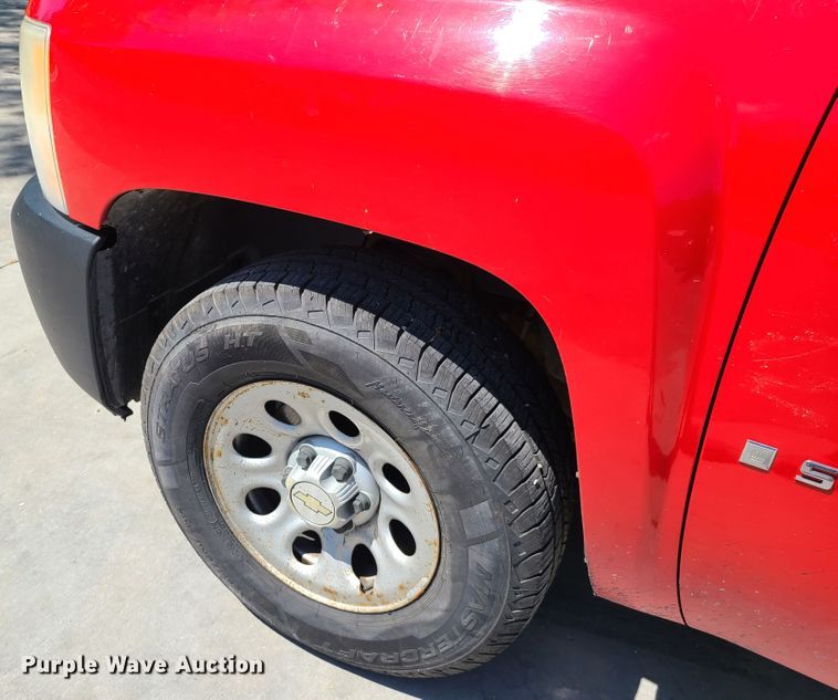 image for item K5844 2007 Chevrolet Silverado 1500  pickup truck