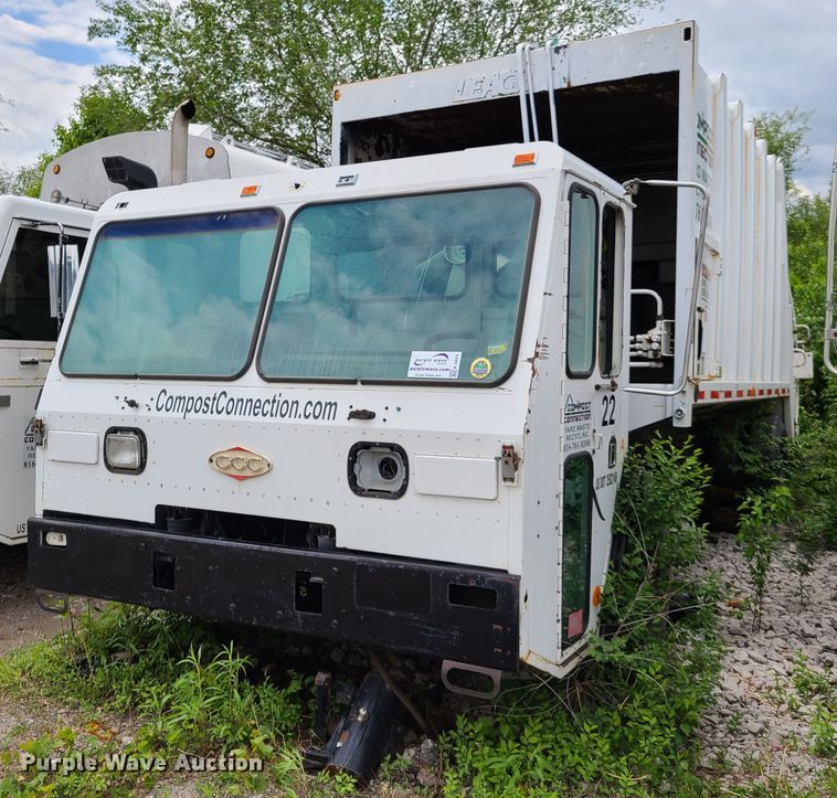image for item K5854 2001 Crane Carrier  refuse truck