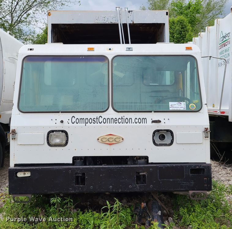 image for item K5854 2001 Crane Carrier  refuse truck