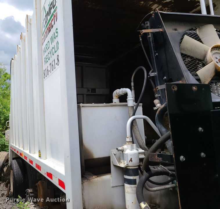 image for item K5854 2001 Crane Carrier  refuse truck