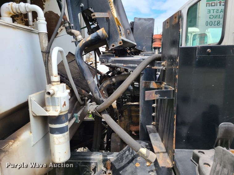 image for item K5854 2001 Crane Carrier  refuse truck