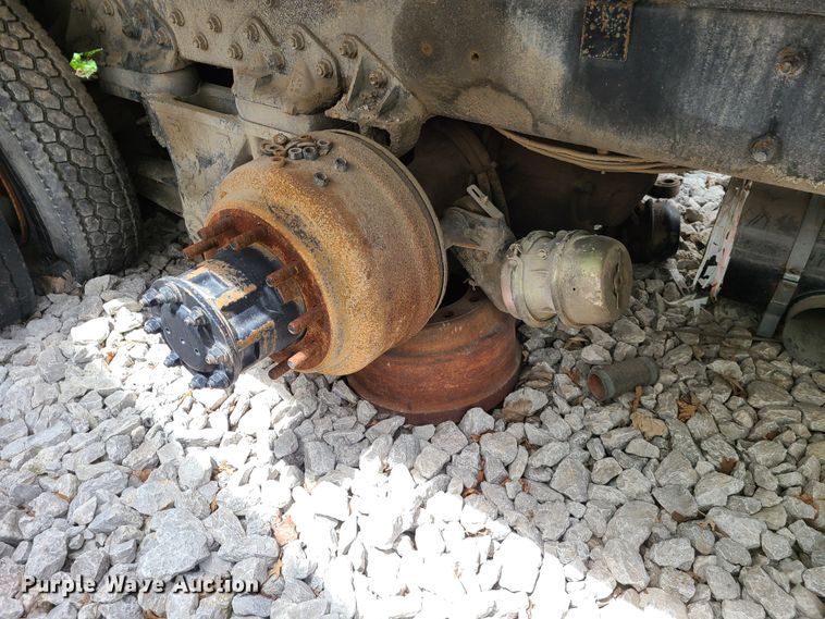 image for item K5854 2001 Crane Carrier  refuse truck