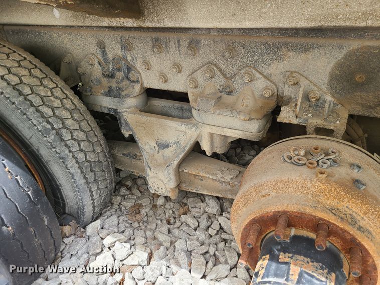 image for item K5854 2001 Crane Carrier  refuse truck