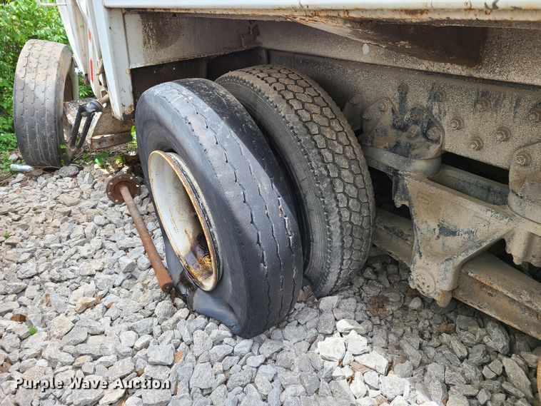 image for item K5854 2001 Crane Carrier  refuse truck