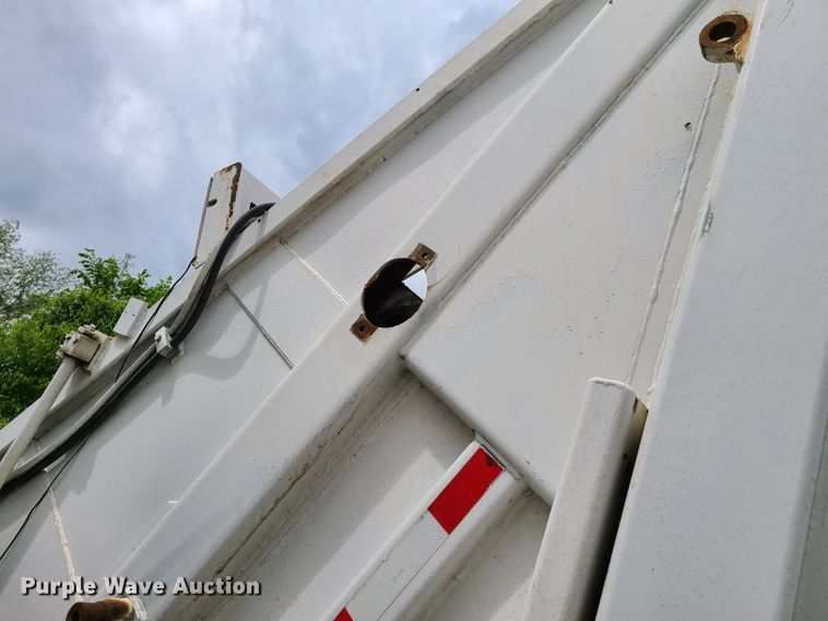 image for item K5854 2001 Crane Carrier  refuse truck