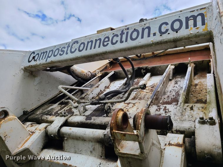 image for item K5854 2001 Crane Carrier  refuse truck