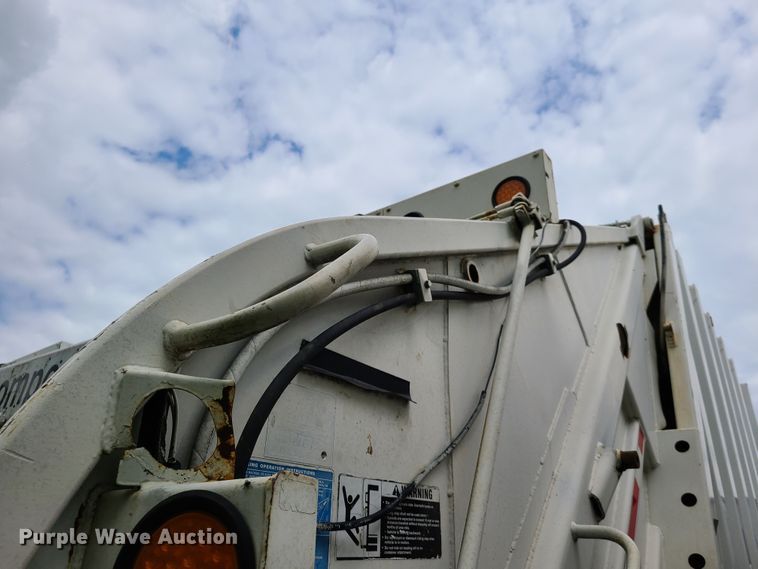 image for item K5854 2001 Crane Carrier  refuse truck