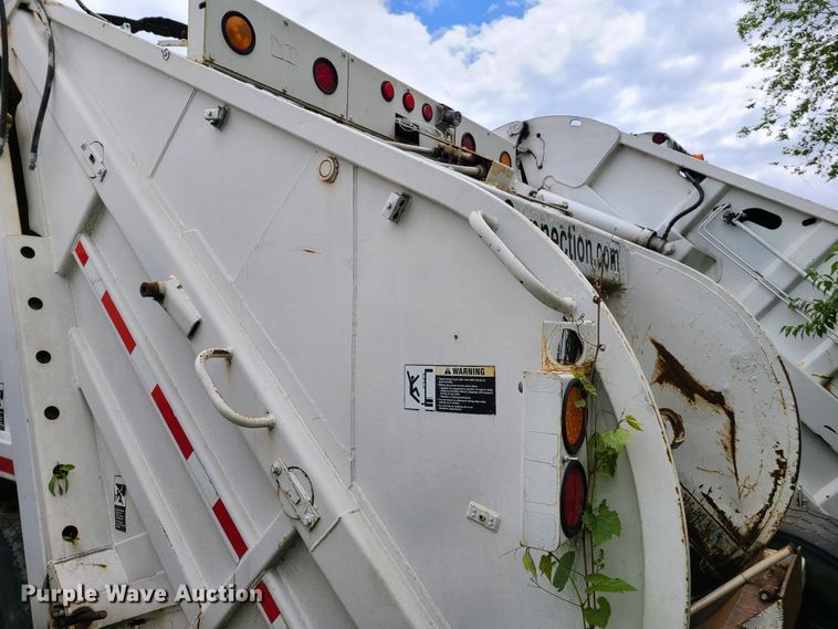 image for item K5854 2001 Crane Carrier  refuse truck