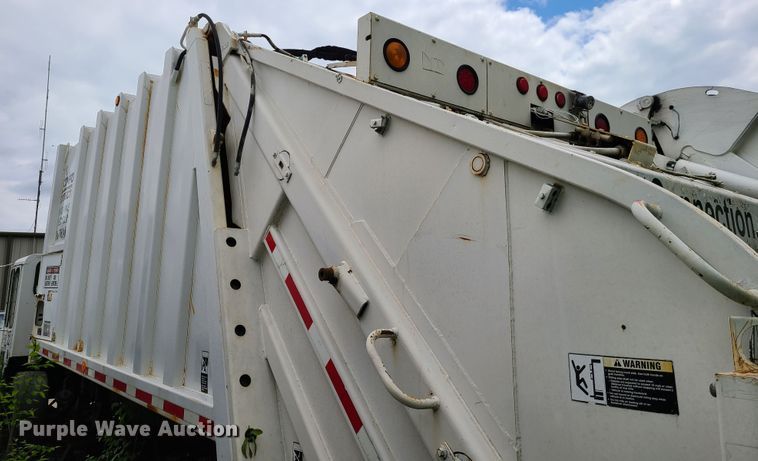 image for item K5854 2001 Crane Carrier  refuse truck
